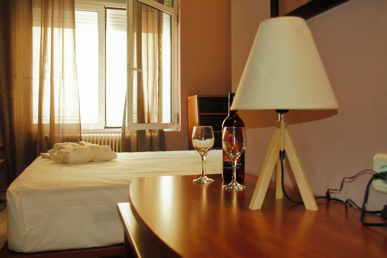 איגומניטסה Alexander Rooms & Apartments מראה חיצוני תמונה